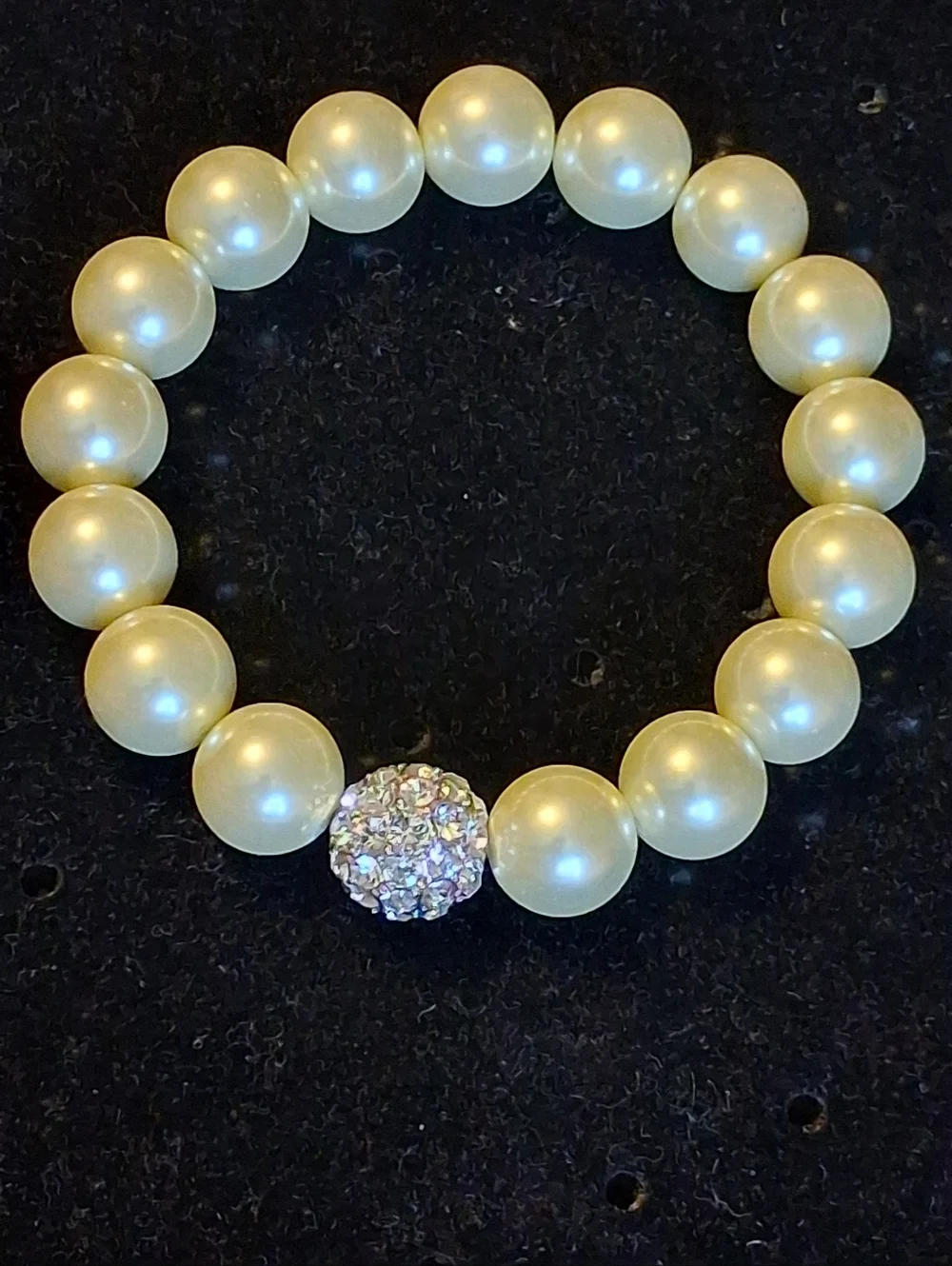 Stella And Dot Elegant Faux Pearl Stretch Bracelet with Rhinestone Bead⅞ Accent